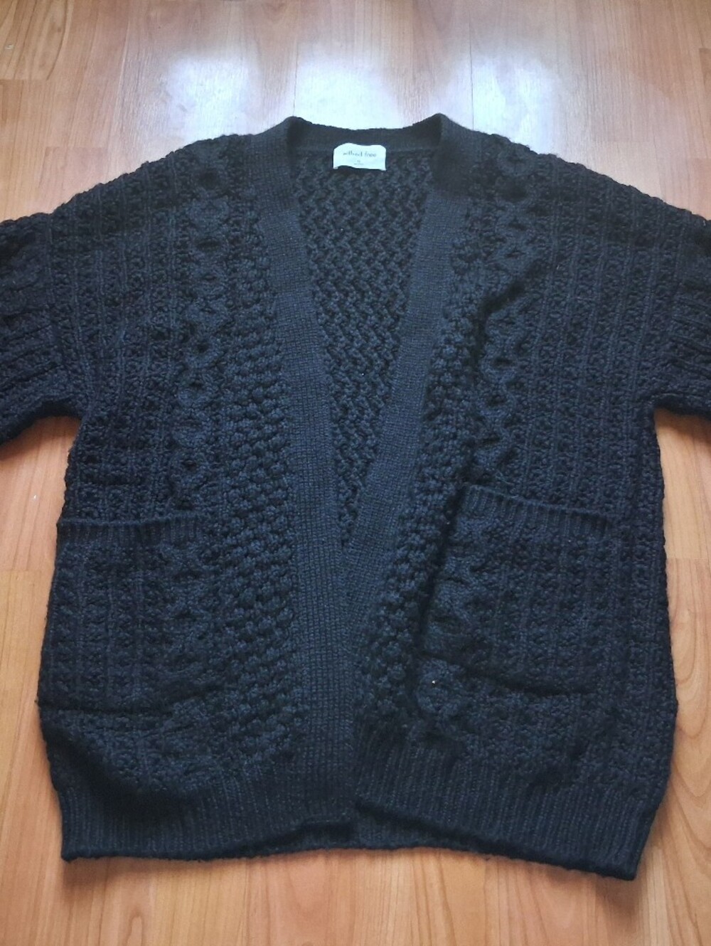 Wilfred Free Aritzia Cardigan Sweater Women's Size XS Black Knit Long Sleeve